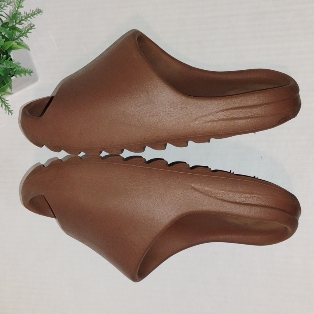 Yeezy Slides. Brown in Color. Men's size 10. - Picture 6 of 14